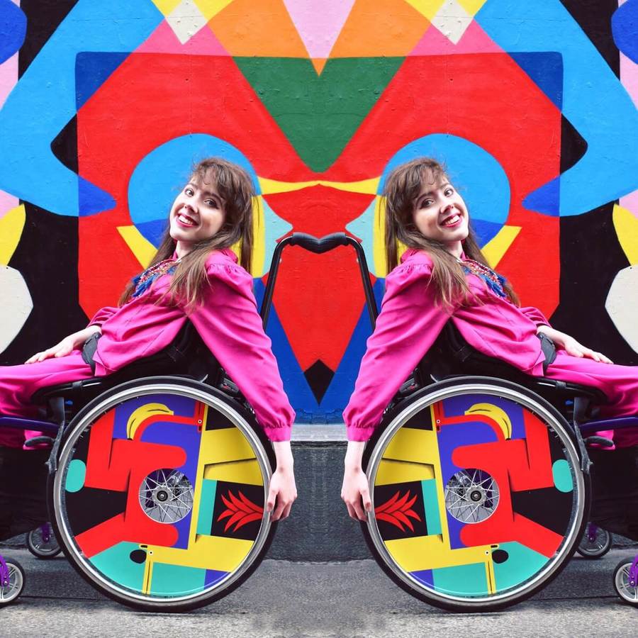 Le projet des sœurs Keane entend "évincer la négativité associée au fauteuil roulant".