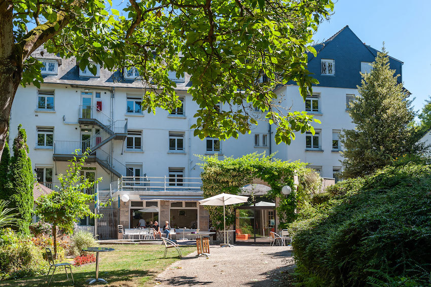 La Clinique du Val-Josselin dispose notamment d'une unité gérontopsychiatrique de 25 lits.