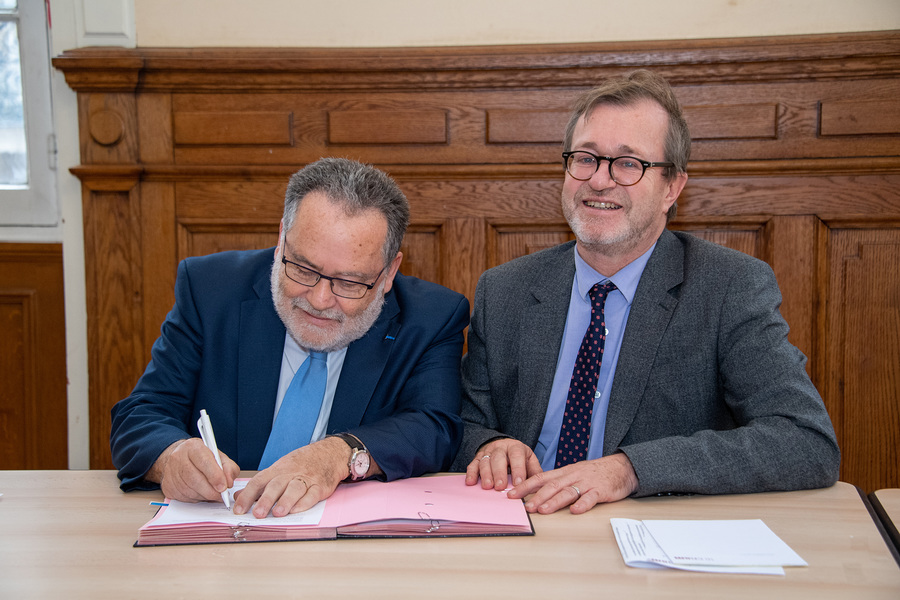 L'accord-cadre est signé par Alain Raoul, président de Nexem, et Olivier Faron, administrateur général du Cnam.