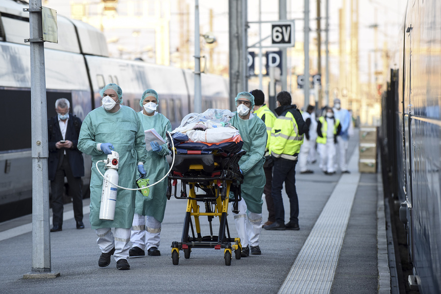 Le TGV médicalisé parti du Grand-Est est arrivé à Nantes le 27 mars pour évacuer 20 patients.