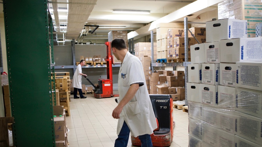 La mutualisation des plateformes logistiques est un sujet remis sur le devant de la scène avec la crise sanitaire. La DGOS accompagne depuis début 2021 21 GHT dans leur démarche. (A. Benoist/BSIP)