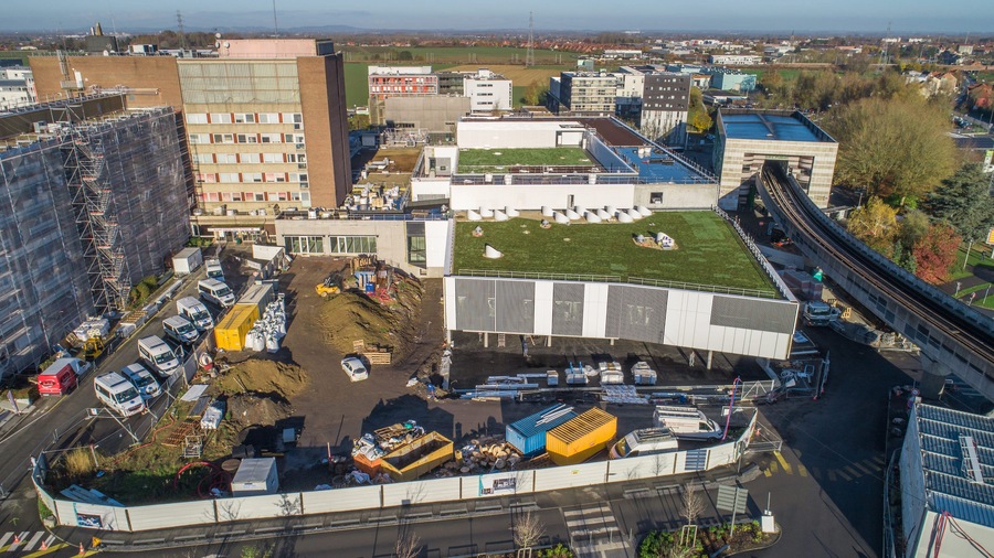 Au sein du GHICL, le chantier de l'extension de 6 500 m2 de l'hôpital Saint-Philibert se poursuit. Les nouveaux blocs opératoires pourront ouvrir au printemps 2022. (GHICL)
