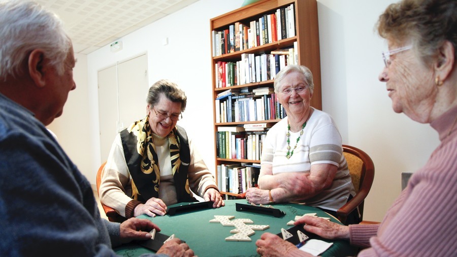 L'offre d'habitat inclusif, initialement pensée pour le champ du handicap, se déploie aussi largement à destination des personnes âgées. (Grimaud/BSIP)