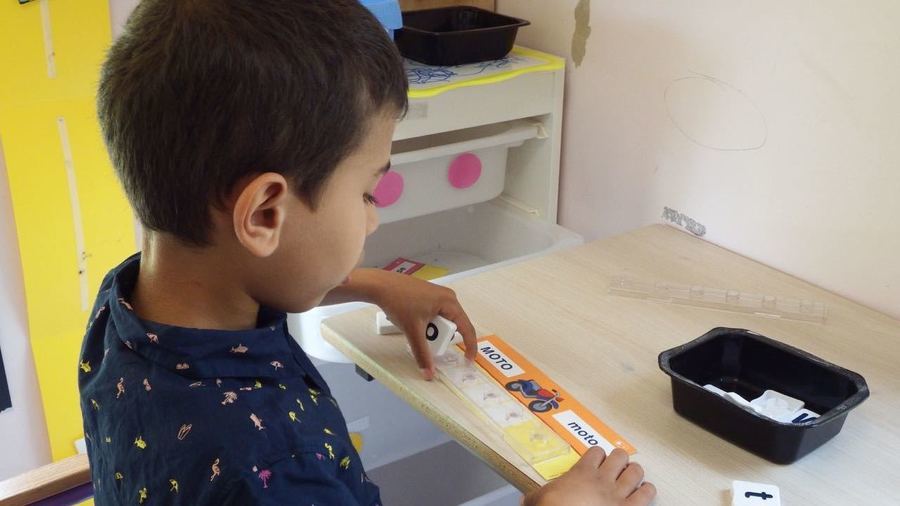 L'apprentissage efficace est celui qui s'adapte à l'enfant en le mettant en position d'acteur de sa formation. (Emmanuelle Deleplace/Hospimedia)