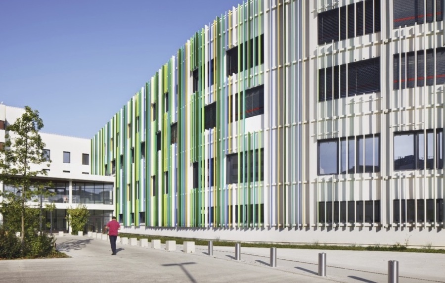 À Villefranche-sur-Saône, l'extension de l'Hôpital Nord-Ouest est désormais opérationnelle. Ses 23 500 m2 supplémentaires ont permis d'accroître de 41% les surfaces de l'établissement. (Camille Gharbi)