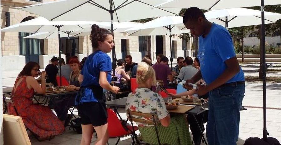 Comprendre les demandes des clients et y répondre permet de travailler la socialisation. (Emmanuelle Deleplace/Hospimedia) 