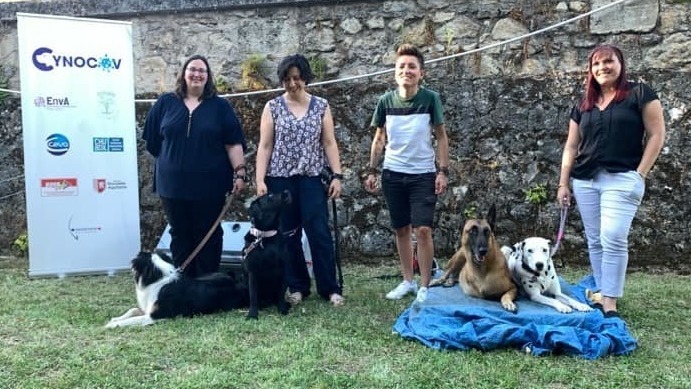 L'équipe Cynocov est constituée de quatre binômes bénévoles, dont un chien "non professionnel". (CHU de Bordeaux)