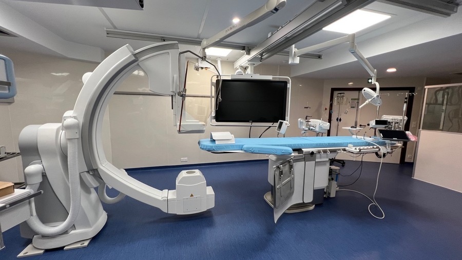 La modernisation du plateau technique de coronarographie, d'un coût de 765 000 €, a été mené de concert avec le CHU de Rennes dans le cadre de l'Institut rennais du thorax et des vaisseaux. (HSTV)