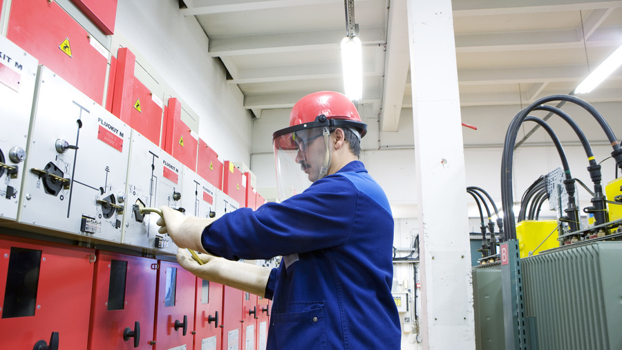 Les établissements sanitaires et médico-sociaux doivent réaliser des exercices de panne de grande ampleur face à la menace de coupure électrique qui devrait survenir début décembre. (B. Boissonnet/BSIP)