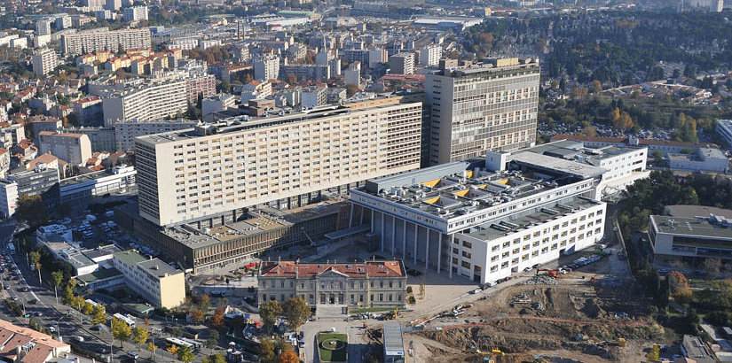 L'hôpital de la Timone fait partie des deux principaux sites de l'Assistance publique-hôpitaux de Marseille concernés par le projet de modernisation. La réévaluation à la hausse des coûts du projet est pointée par les magistrats financiers (AP-HM).