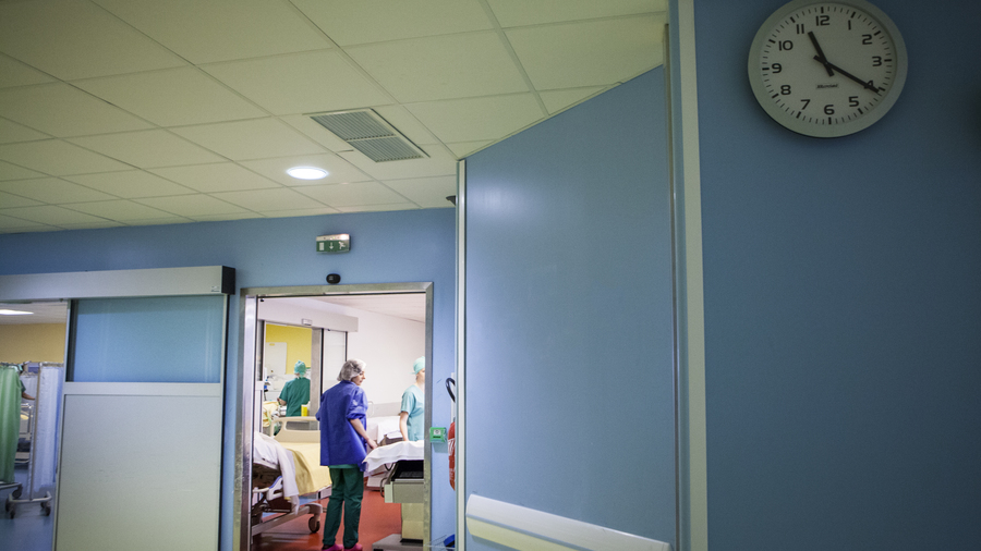Un décret paru ce 7 février révise le contrôle du respect du temps de travail des étudiants de 3e cycle et les sanctions aux établissements. (Amélie Benoist/Image point FR/BSIP)