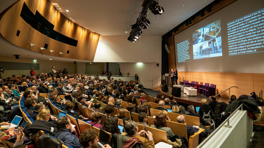 En assemblée plénière, 160 membres sont invités dont à peine 20% sont en situation de handicap. (CNCPH)