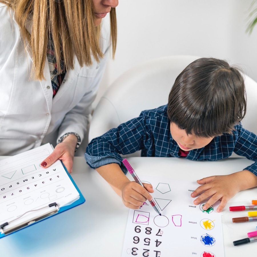 Pour "revitaliser" la politique en matière de pédopsychiatrie, la Cour des comptes formule une dizaine de recommandations dans un rapport thématique. (SPL/BSIP) - Droits réservés Pour "revitaliser" la politique en matière de pédopsychiatrie, la Cour des comptes formule une dizaine de recommandations dans un rapport thématique. (SPL/BSIP)