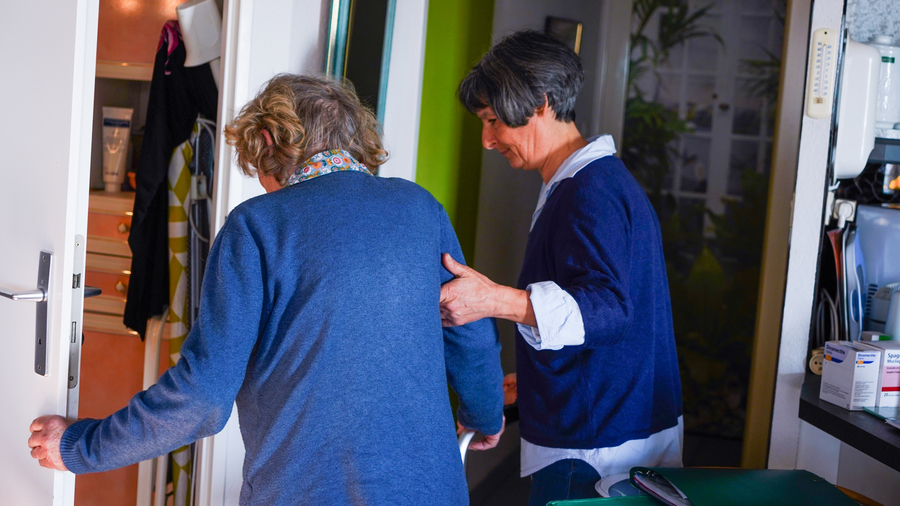 La part variable de la nouvelle dotation est calculée sur la base de l'activité réalisée auprès des personnes accompagnées. (Tremelet/Image Point FR/BSIP)