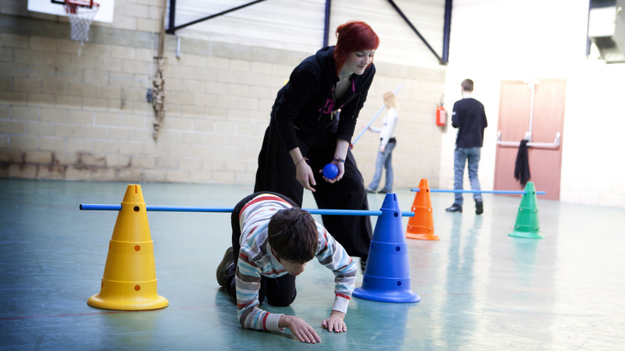 Le Gouvernement dévoile une feuille de route pour la pratique sportive des personnes en situation de handicap, avec l'ambition de faire bénéficier les enfants du secteur médico-social de trente minutes d'activité physique quotidienne. (Amélie Benoist/Image Point FR/BSIP)