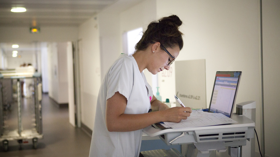 En cas d'activation du mode dégradé, il faut avoir anticipé des manières d'accéder à certains documents sans accès réseau. (Amélie Benoist/Image Point FR/BSIP)