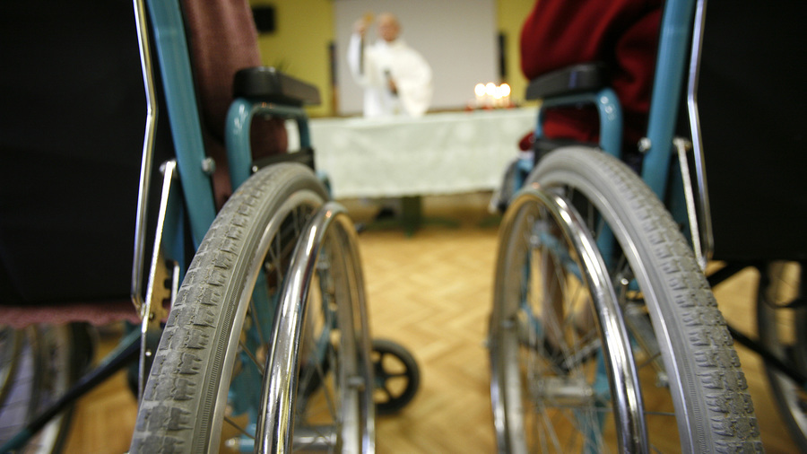 La congrégation des Petites Sœurs des pauvres promeut dans ses maisons une dimension spirituelle. (Deloche/BSIP)
