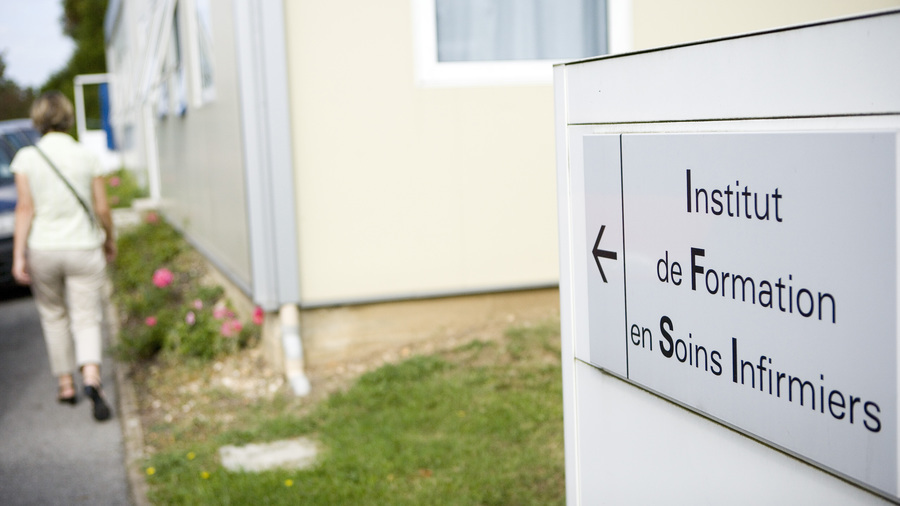 La réforme sera effective à la rentrée 2025 dans plus de 350 instituts de formation en soins infirmiers. (Imane/Image Point FR/BSIP)