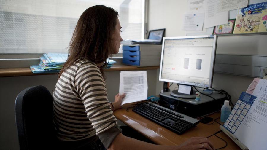 Si les nouvelles organisations du travail modifient profondément les missions des responsables de secteur, ces derniers en voient les bénéfices, une fois la démarche mise en place. (Amélie Benoist/Image Point FR/BSIP)