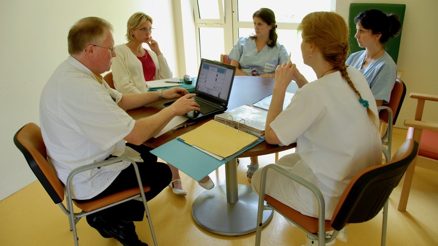 Dans la fonction publique hospitalière, la note à atteindre pour éviter la sanction au titre de l'index égalité femmes-hommes sera de 75/100. Les établissements ont trois ans pour y parvenir avant de tomber sous le coup de pénalités financières. (AJ Photo/BSIP)