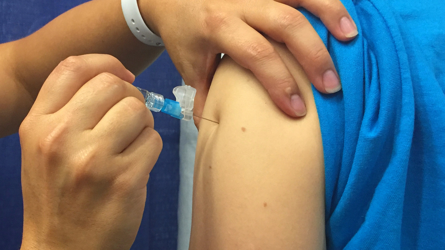 Il y aura un renouvellement de la vaccination contre le Covid-19 du 15 avril au 16 juin. (Nih-Niaid/Image Point Fr/BSIP)