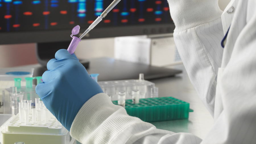 Des moyens plus importants doivent être mis en œuvre pour disposer plus rapidement du séquençage du génome malgré le coup d'accélérateur du plan France médecine génomique. (SPL/BSIP)