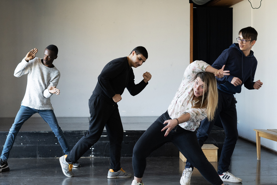 Dans l'atelier d'improvisation, jeunes et professionnels ont libéré leurs émotions pour construire un spectacle plein d'humour et de poésie. (Service communication Imind)