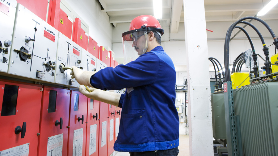 Mobilisation de tous les collaborateurs et réalisation d'un état des lieux patrimonial sont des prérequis à l'instauration d'un plan de sobriété énergétique. (Bruno/Image Point FR/BSIP)