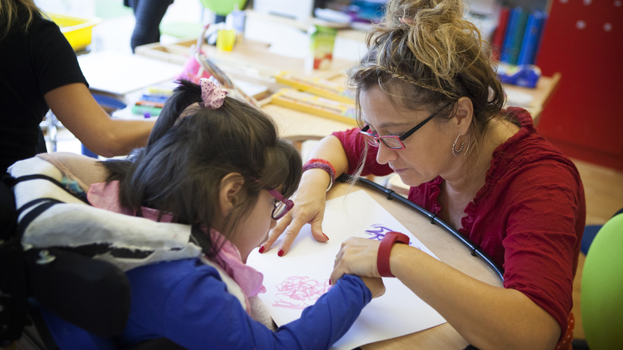 Avec son CFA hors les murs, la Fondation des amis de l'atelier veut former de nouveaux professionnels médico-sociaux. (Amélie Benoist/ Image Point FR/BSIP)