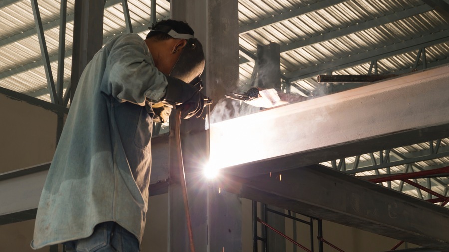 Tout ne pouvant pas être construit à 100% hors site dans un établissement de santé ou médico-social, la démarche reste inévitablement hybride avec un degré d'industrialisation qui varie de 20 à 80% des surfaces selon les situations. (SPL/BSIP)