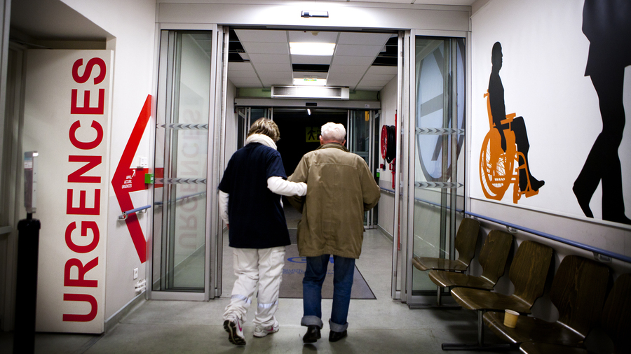 La plus value d'un gériatre aux urgences est confirmée dans une récente étude dont les résultats seront présentés aux prochaines journées de la Société française de gériatrie et gérontologie. (Amélie Benoist/Image Point FR/BSIP)