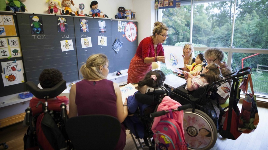 Pour valoriser les métiers du social et répondre aux difficultés d'attractivité, un institut dédié se met en place. (Amélie Benoist/Image Point FR/BSIP)