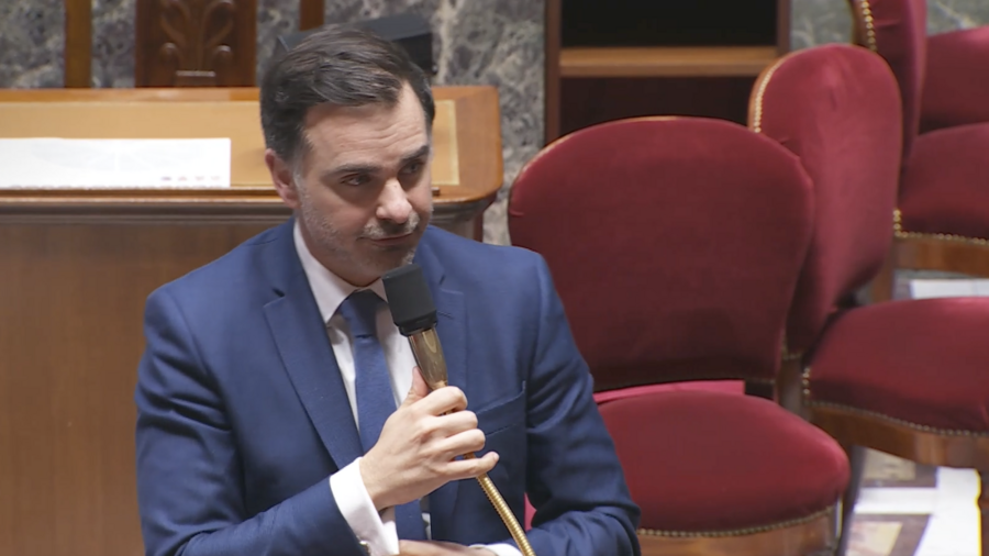 Prenant acte du rejet du texte, Laurent Saint-Martin, ministre du Budget et des Comptes publics, évoque "une vraie forme de désolation" mais table sur la "responsabilité collective" du Parlement pour "trouver un budget à notre pays". (Assemblée nationale)