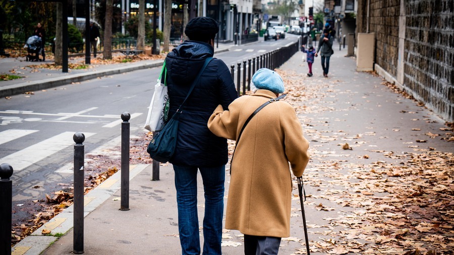 Dans le Gers, une enquête sur les raisons du turn-over dans les services publics a mis en lumière le besoin d'un cadre plus rassurant pour les professionnels. (Garo/Phanie)