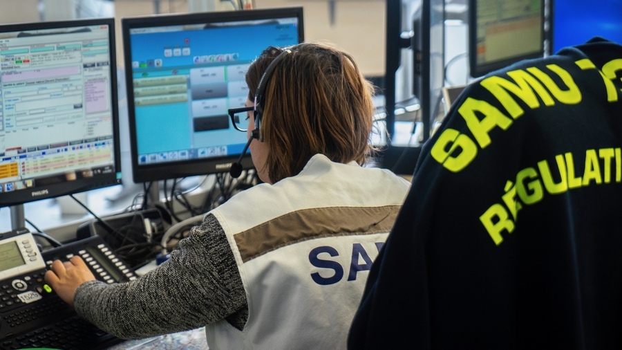 Trop long, trop cher… Depuis son lancement en 2017, le bandeau de communication du programme SI-Samu n'a été déployé que dans une douzaine de Samu. L'objectif de la V2 est de doubler le rythme, et ceci à moindre coût. (Jessica Bordeau/Image point FR/BSIP)