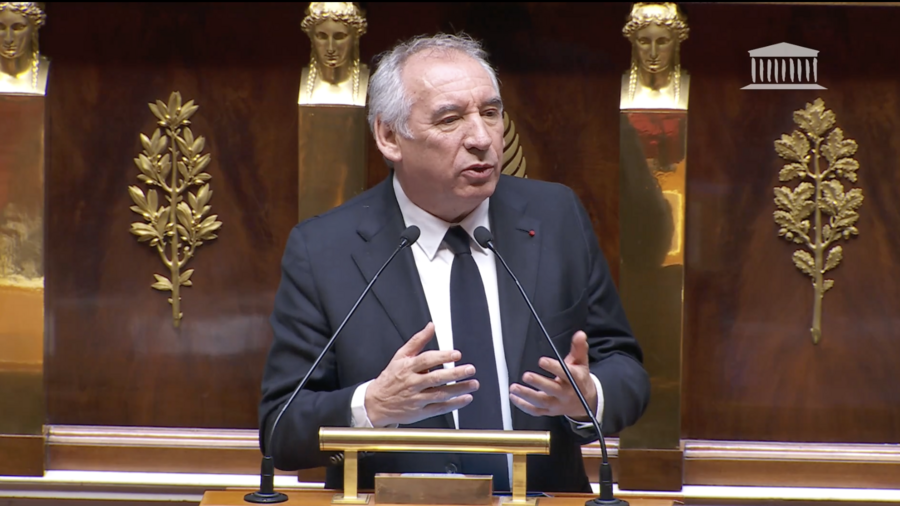 Examinée le 16 janvier, la motion de censure contre le Gouvernement de François Bayrou n'a pas été votée par le Rassemblement national, ni par le groupe socialiste, hormis huit députés sur soixante-six. (Assemblée nationale)