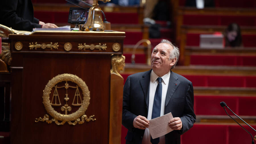 Après avoir échappé à la motion de censure le 5 février à l'Assemblée nationale, François Bayrou a obtenu le vote du Sénat sur le projet de loi de finances. (Thomas Hubert/Sipa)