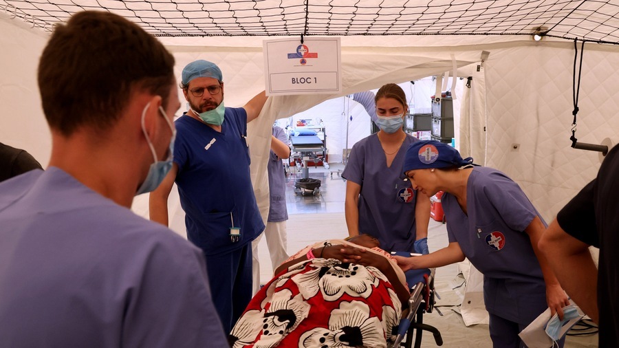 Durant les six semaines de son déploiement à Mayotte après le passage du cyclone Chido (24 décembre-4 février), l'élément de sécurité civile rapide d'intervention médicale a vu passer pas moins de 6 965 patients. (Alain Robert/Sipa)