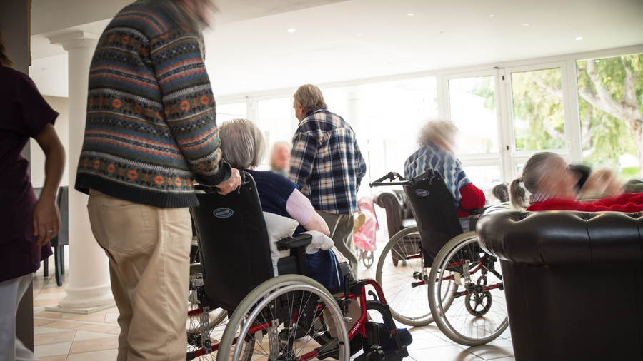 Trois ans après la réforme des conseils de la vie sociale, la démocratie médico-sociale reste à inventer. (Albane Noor/BSIP)