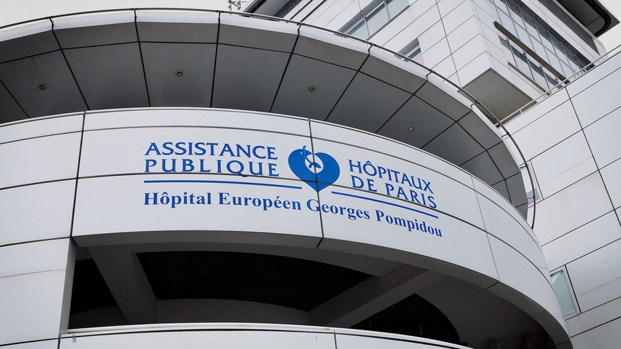 Pour éviter à l'AP-HP de devoir se confronter demain à d'autres CHU, l'ARS lui conseille vivement de relancer sa politique conventionnelle avec les GHT franciliens et d'implanter sur le terrain de véritables équipes hospitalo-universitaires. (LPN/Image Point FR/BSIP)