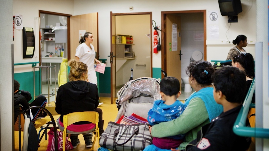 Plus le service des urgences est grand en taille, plus le temps d'attente s'allonge. La durée est de 2h pour la moitié des patients quand il n'y a que 40 passages sur la journée mais grimpe à 3h50 lorsqu'il y en a plus de 120. (Amélie Benoist/Image Point FR/BSIP)