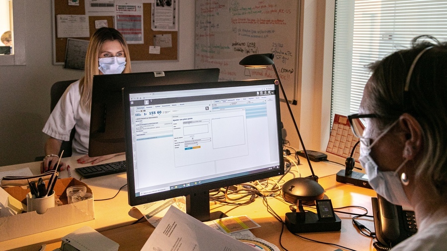 Le déploiement progressif du SI patient Care4U à l'AP-HP s'enclenchera vraiment au deuxième semestre 2026. L'outil se veut plus efficace, intuitif, performant et rapide, mais aussi moins perturbé lors des montées de version et coûteux que l'actuel Orbis. (Humbert/Image Point FR/BSIP) - Droits réservés Le déploiement progressif du SI patient Care4U à l'AP-HP s'enclenchera vraiment au deuxième semestre 2026. L'outil se veut plus efficace, intuitif, performant et rapide, mais aussi moins perturbé lors des montées de version et coûteux que l'actuel Orbis. (Humbert/Image Point FR/BSIP)