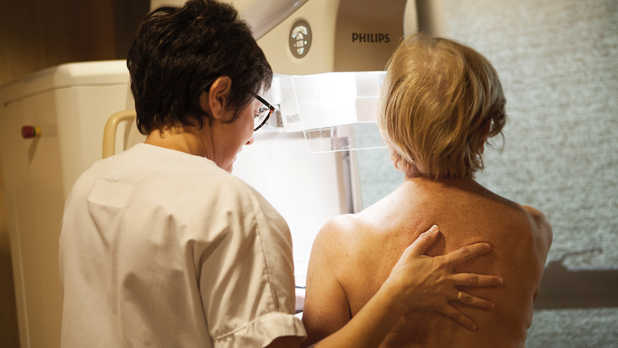 La Sifem et la SFSPM soulignent l'importance du maintien de l'évaluation des critères de qualité du dépistage organisée par Santé Publique France, liée aux modifications des pratiques comme avec la tomosynthèse, et l'IA. (Amélie Benoist/Image Point FR/BSIP) - Droits réservés La Sifem et la SFSPM soulignent l'importance du maintien de l'évaluation des critères de qualité du dépistage organisée par Santé Publique France, liée aux modifications des pratiques comme avec la tomosynthèse, et l'IA. (Amélie Benoist/Image Point FR/BSIP)