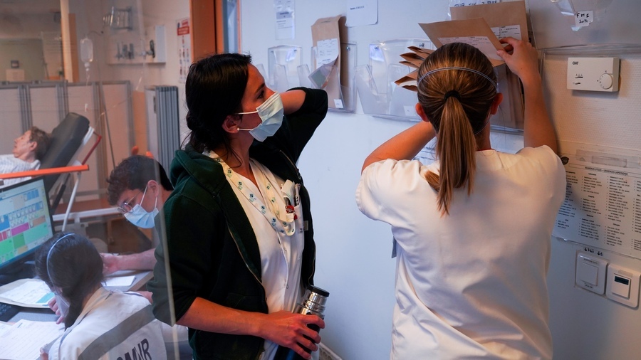 Faute de données disponibles, il est quasiment impossible de se faire une idée précise de l'ampleur du pantouflage dans le versant hospitalier. Sans aller jusqu'à la fuite de cerveaux, ces situations sont tout de même loin d'être négligeables. (Tremelet/Image Point FR/BSIP) - Droits réservés Faute de données disponibles, il est quasiment impossible de se faire une idée précise de l'ampleur du pantouflage dans le versant hospitalier. Sans aller jusqu'à la fuite de cerveaux, ces situations sont tout de même loin d'être négligeables. (Tremelet/Image Point FR/BSIP)
