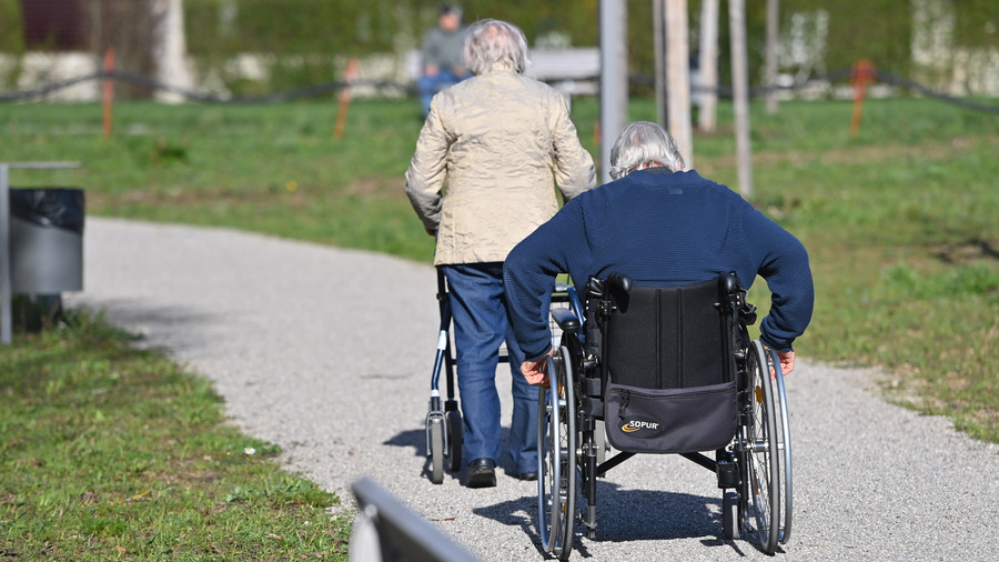 Les champs du grand âge et du handicap sont historiquement séparés par la barrière des 60 ans. (DPA Picture Alliance/ BSIP)