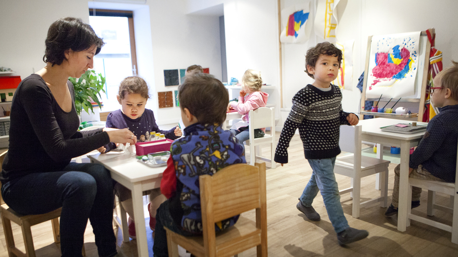La proposition de loi, qui devrait être rapidement adoptée après son passage en commission mixte paritaire, permettra de développer les pôles d'appui à la scolarité dans chaque département dès septembre.
(Amélie Benoist/Image Point FR/BSIP)