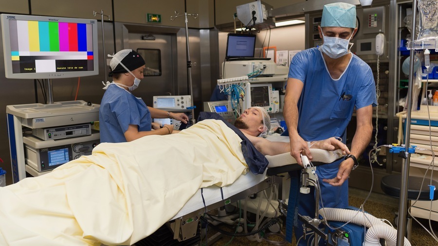 L'an dernier, le taux de chirurgie ambulatoire n'a augmenté que de 0,7 point pour s'établir à 64,5%. La dynamique est clairement enrayée depuis la crise sanitaire : la progression moyenne s'élevait à 1,9 point sur 2013-2019. (A. Noor/Image Point FR/BSIP) - Droits réservés L'an dernier, le taux de chirurgie ambulatoire n'a augmenté que de 0,7 point pour s'établir à 64,5%. La dynamique est clairement enrayée depuis la crise sanitaire : la progression moyenne s'élevait à 1,9 point sur 2013-2019. (A. Noor/Image Point FR/BSIP)