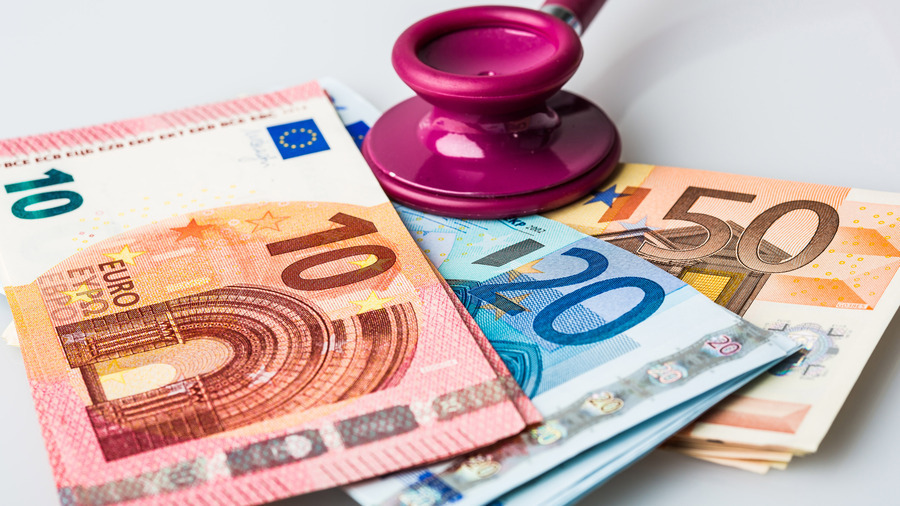 Alors que des craintes se sont exprimées sur la "financiarisation de la santé", des inspecteurs généraux des affaires sociales et des finances ont analysé cette situation. Ils livrent quinze recommandations pour encadrer l'intervention des acteurs financiers dans le champ sanitaire. (Garo/Phanie)