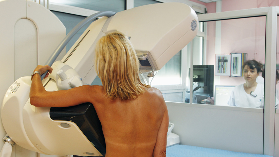 La mission soulève les difficultés de connaître le parc d'équipements et sa répartition, notamment celui des mammographes. Elle préconise de lancer une étude pour mesurer si l'accessibilité de l'offre influe sur le recours au dépistage du cancer du sein. (Astier/CHU de Lille)