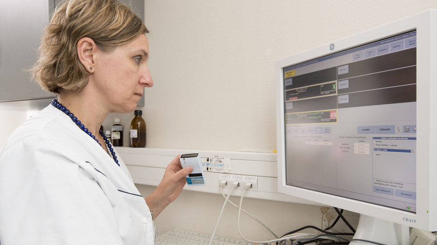 La grille des tensions éthiques de la télésurveillance a été testée à travers l'analyse de cinq cas d'usage, comme le suivi d'un patient diabétique. (Astier/BSIP)